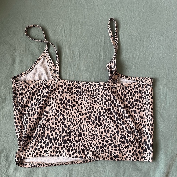 Crop top - Picture 2 of 3